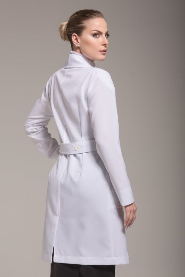 Loja dos produtos Klinik, jalecos exclusivos qualidade premium e design com referências de moda, desenvolvidos pela estilista Karina Kulig.