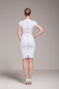 Vestido Jex Klinik, premium: com design moderno em neoprene, corte justo e acinturado, perfeito para uso sob os jalecos. Recorte assimétrico no ombro.