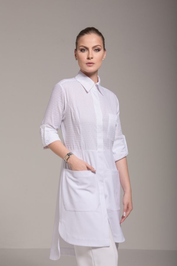 Jaleco Premium Lucy: Gola camisa, abotoamento invisivel